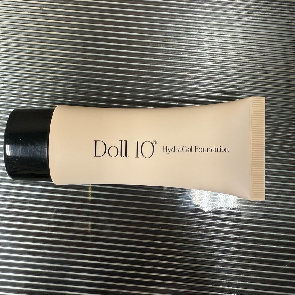 Doll 10 HydraGel Foundation Makeup